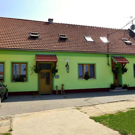 Ubytovani Dana Brentnerova Milovice  Exterior photo